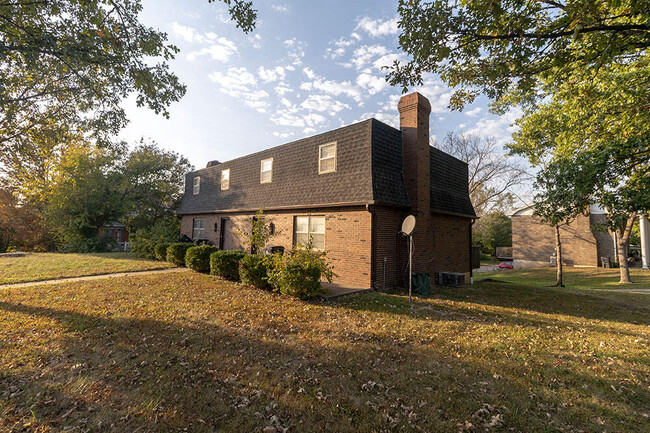 Foto del edificio - 1003 Canterbury Dr