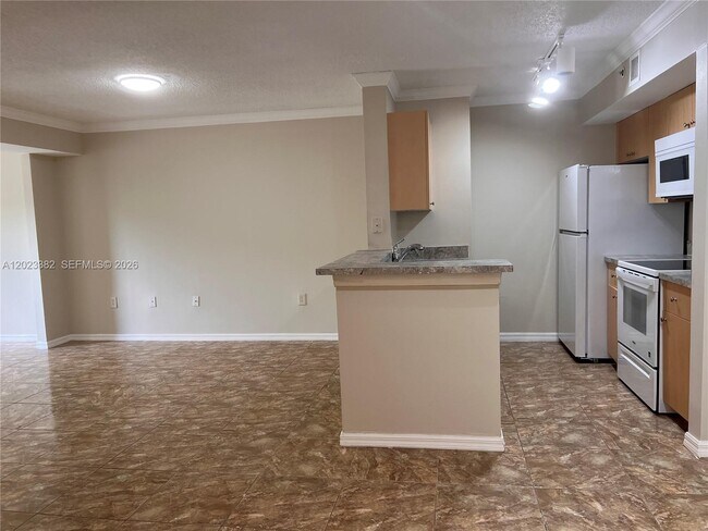 Building Photo - 2496 Centergate Dr