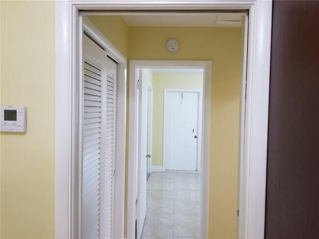 Foto del edificio - 1825 N 17th Ct