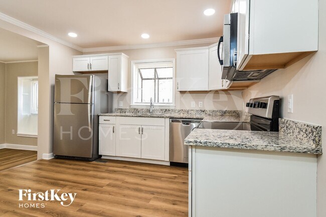 Building Photo - 2703 Wynnewood Dr