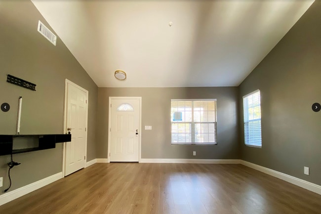 Building Photo - 5549 Grand Prix Ct