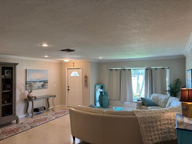 Building Photo - 6433 Sagewood Way