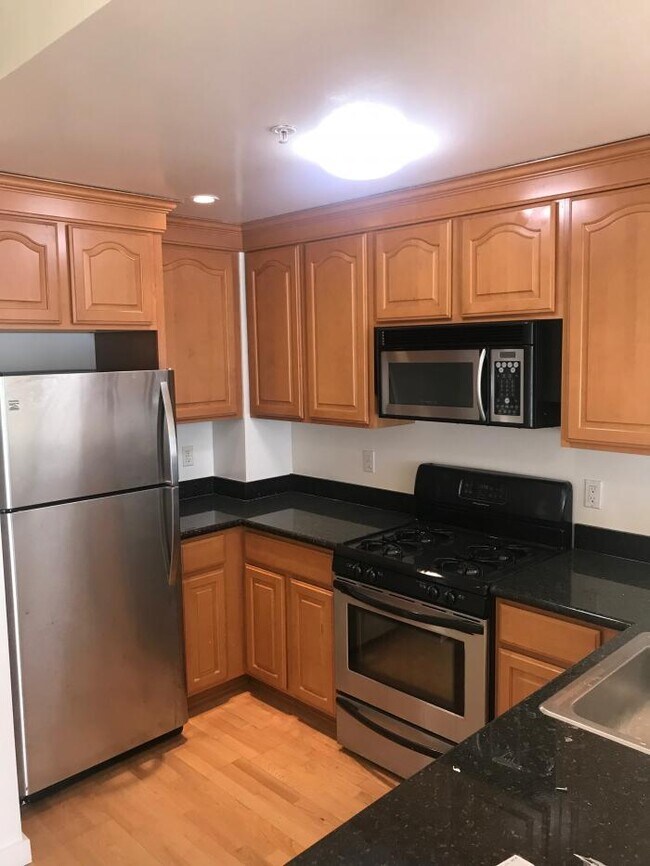 Building Photo - 2 bedroom in San Francisco CA 94109