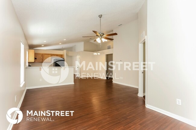 Building Photo - 8566 Maple St