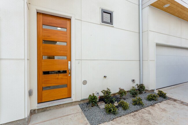 Foto del edificio - 3404 Saltus St