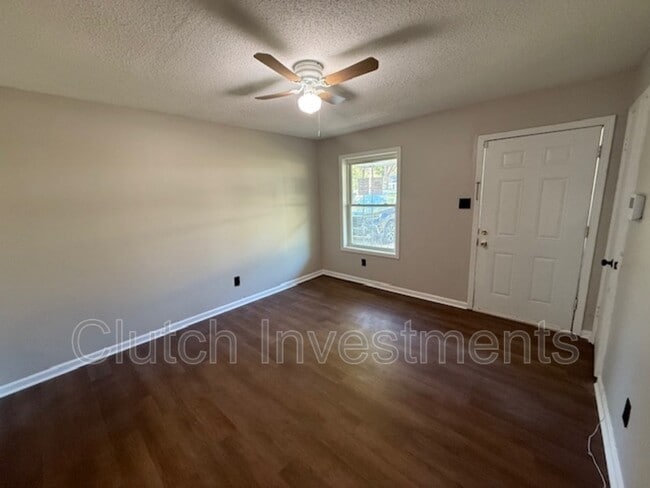 Photo - 2935 Briarwood Dr House