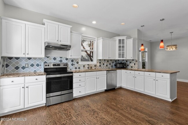 Building Photo - 412 Azalea Dr