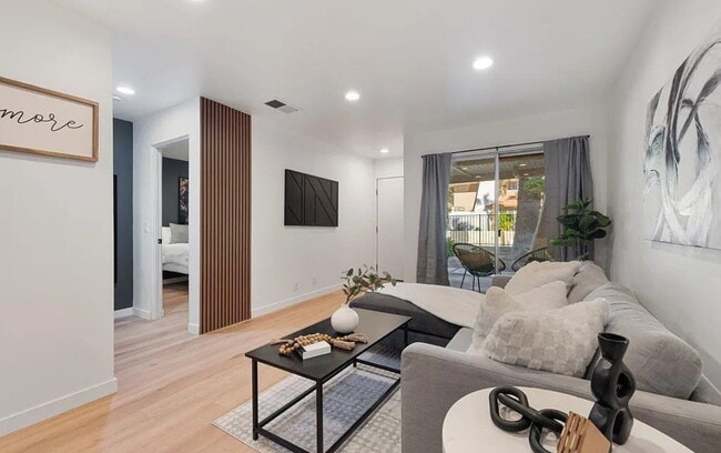 Building Photo - If you want the nicest unit on the market ...