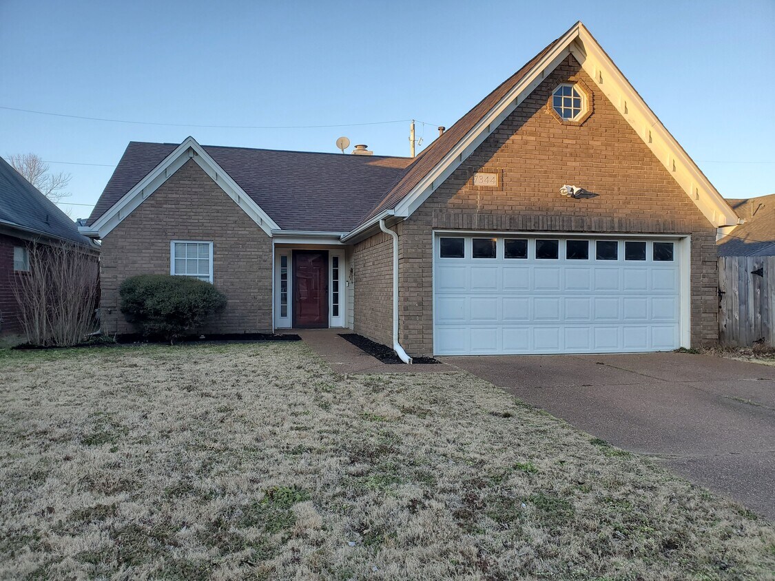 Primary Photo - 7344 Appling Ridge Dr