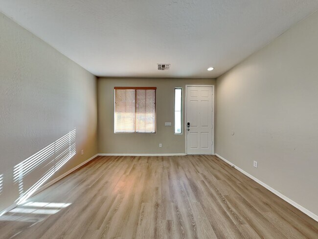 Building Photo - 9232 N 180th Ln