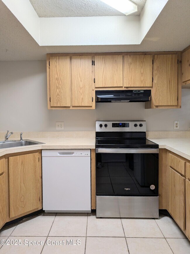 Foto del edificio - 1648 Brook St NE