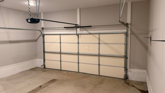 Building Photo - 704 Chilhowee Cir