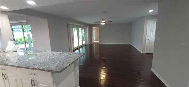 Foto del edificio - 3184 62nd Way N