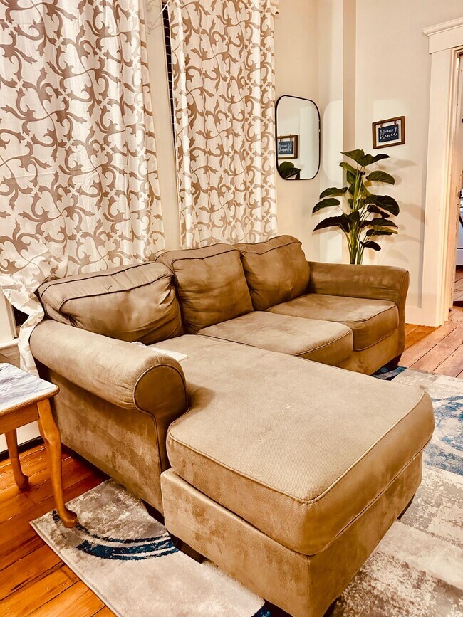 Foto del edificio - 252 Forest Ave