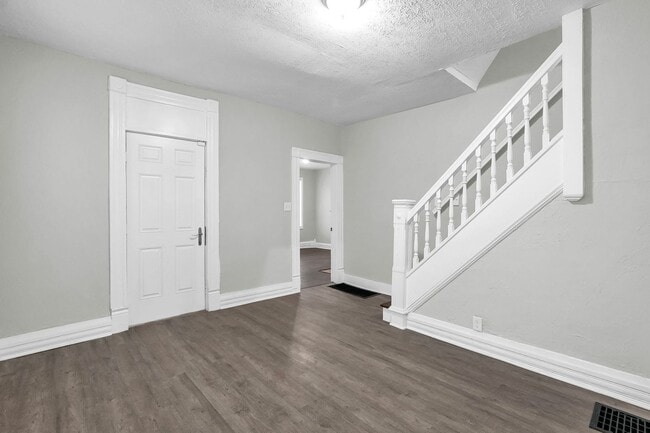 Building Photo - 1032 E 17th Ave