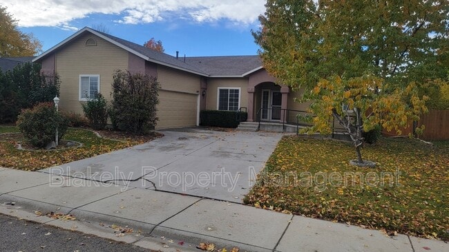 Foto del edificio - 917 W Greenhead St