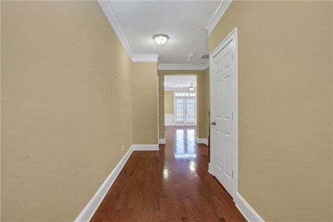 Foto del edificio - 3345 Regent Pl SW