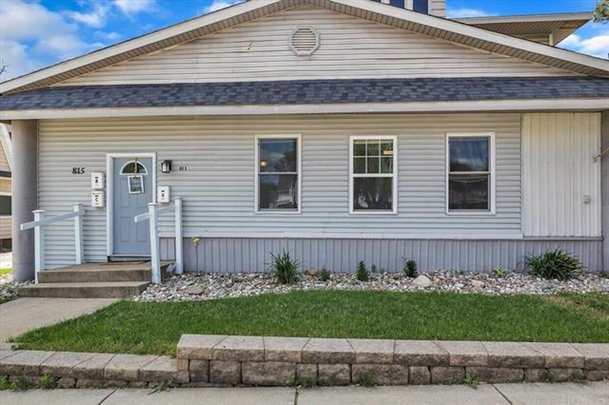 815 N Main St, Mishawaka, IN 46545 Townhome Rentals in Mishawaka IN