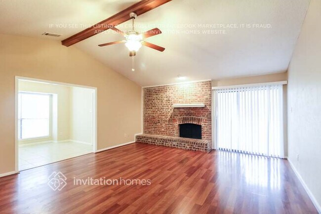 Foto del edificio - 301 Overland Dr
