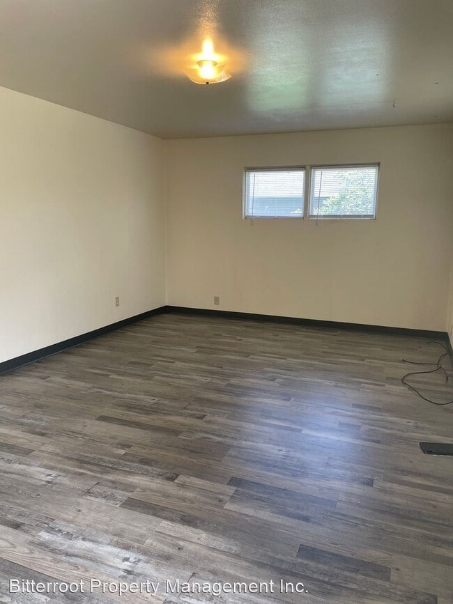 Building Photo - 2 br, 1 bath House - 320 South Grove Street