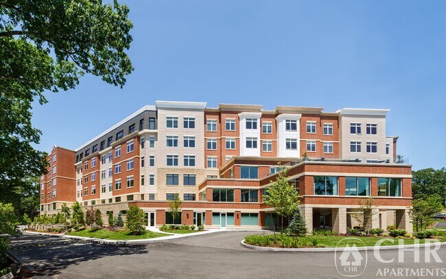 Foto del edificio - Spacious Brookline 1-Bed with Laundry in Unit