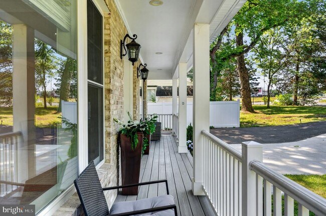 Building Photo - 3925 Ashwood Pl