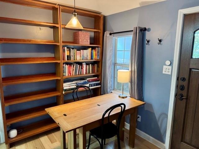 Building Photo - 4214 Bellvue Ave