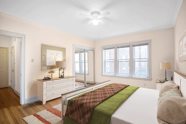 Building Photo - 1830 W Lawrence Ave