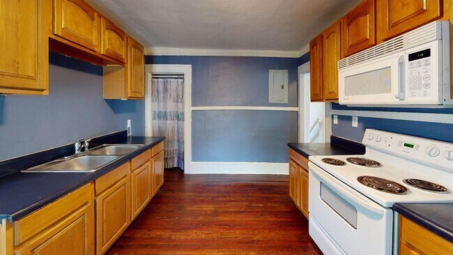 Building Photo - Great 2 bedrooms 1 bathroom