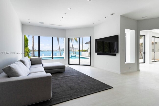 Building Photo - 91 N Hibiscus Dr