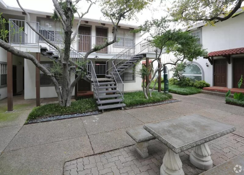 Foto del edificio - 4214 Rawlins St