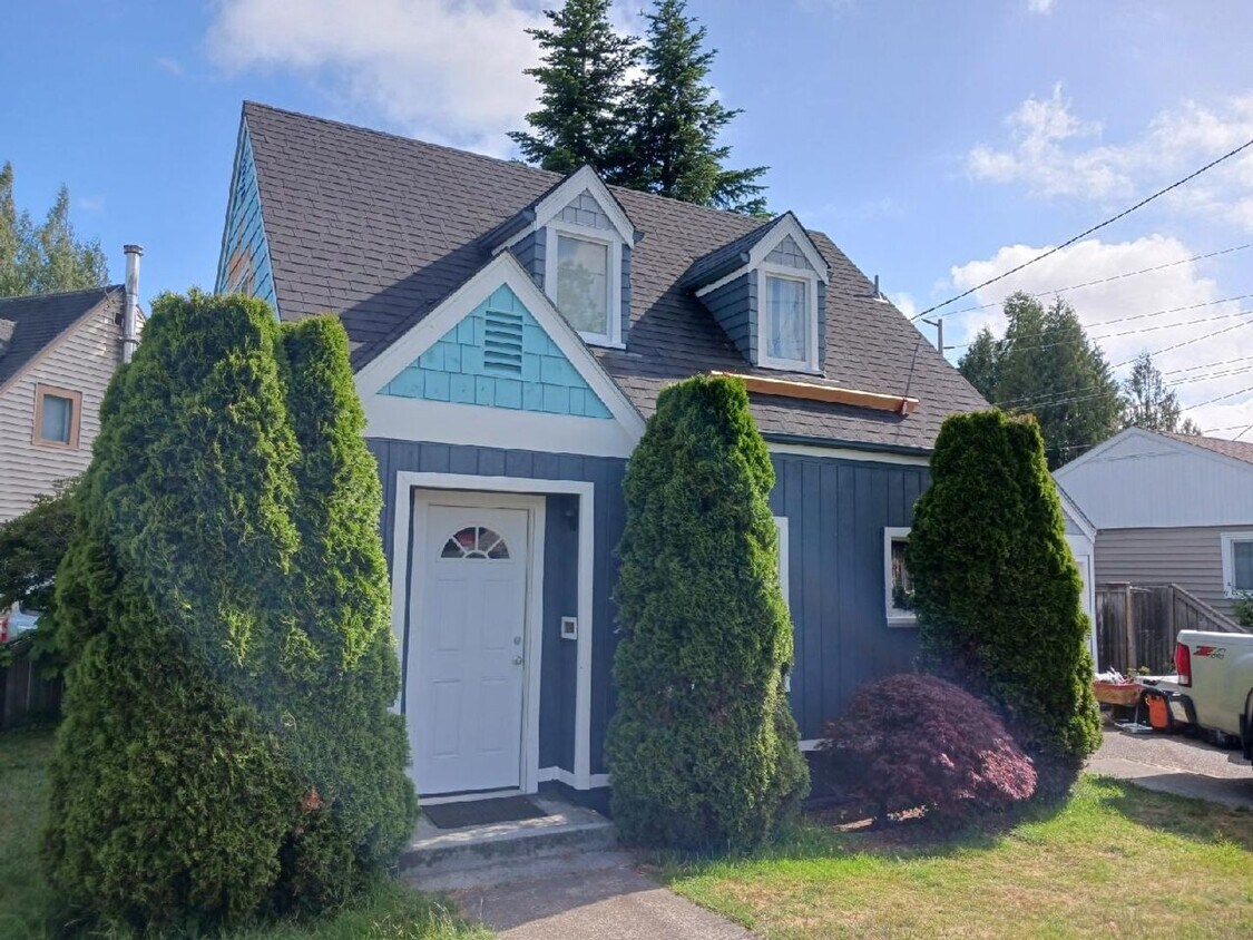 Primary Photo - Hoquiam Home Close to School