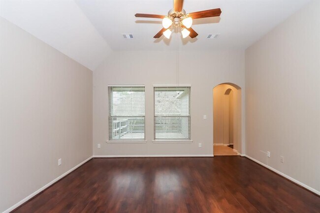 Building Photo - 16342 River Wood Ct