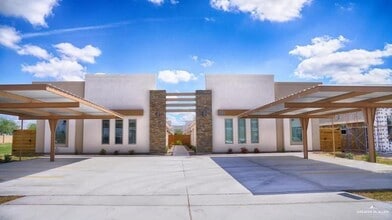 Building Photo - 1506 Deer Hls