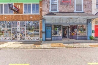 Building Photo - 2553 Broad Ave
