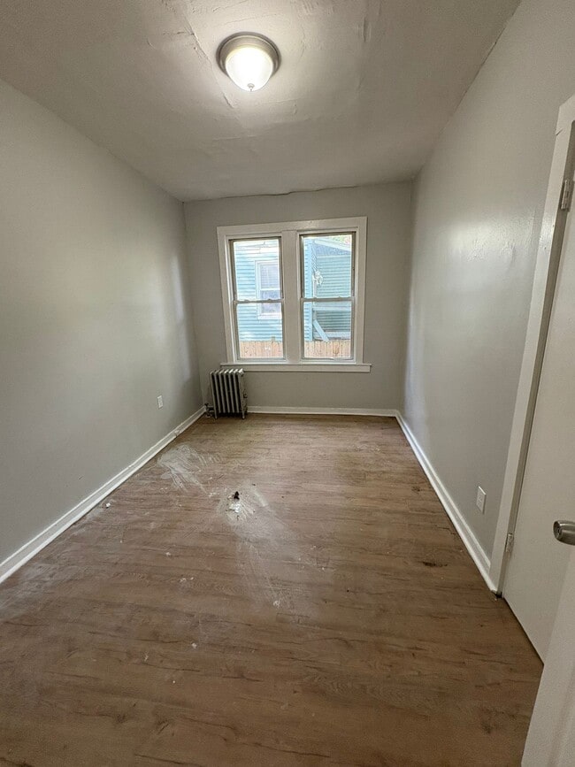 Building Photo - 144 S Durand Pl