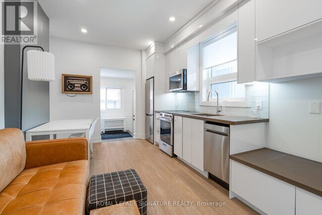 Building Photo - 17 Claremont St