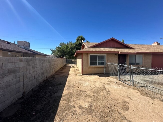 Foto del edificio - 12238 Kiowa Rd