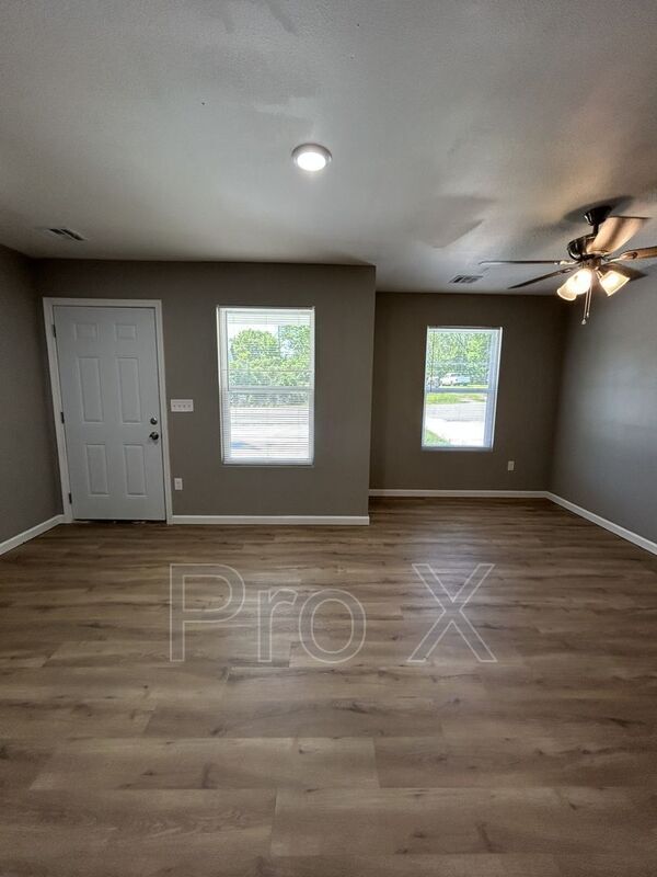 Foto del edificio - 712 Columbus St