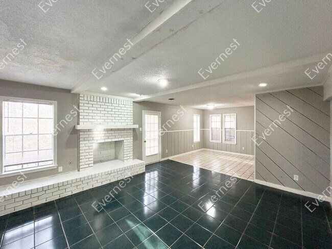 Building Photo - 8074 Steven Franklin Dr