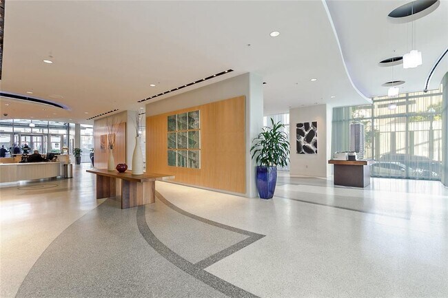 Foto del edificio - 150 E Robinson St