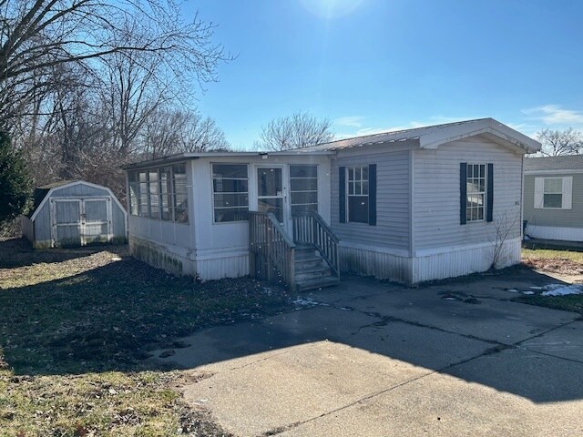 Primary Photo - 2 bed/1 bath handyman!!