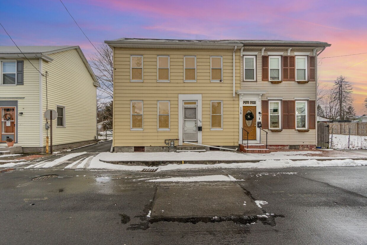 to this charming 3bedroom, 2bath... House Rental in