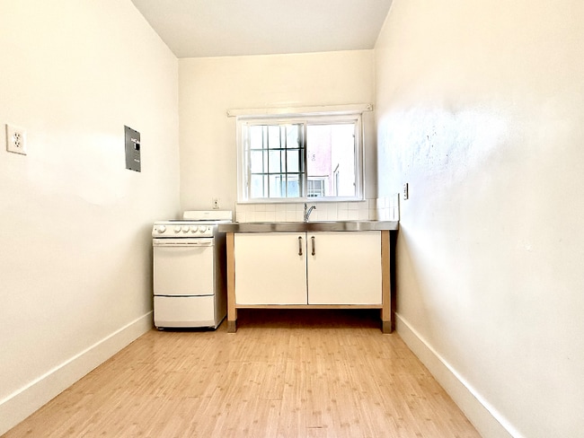 Photo - 2818 Telegraph Ave Apartment