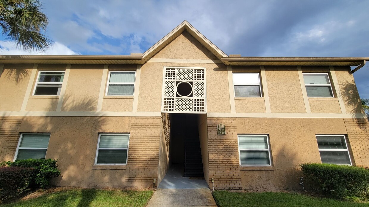 Primary Photo - Updated First Floor 2/2 Condo in Hawthorne...