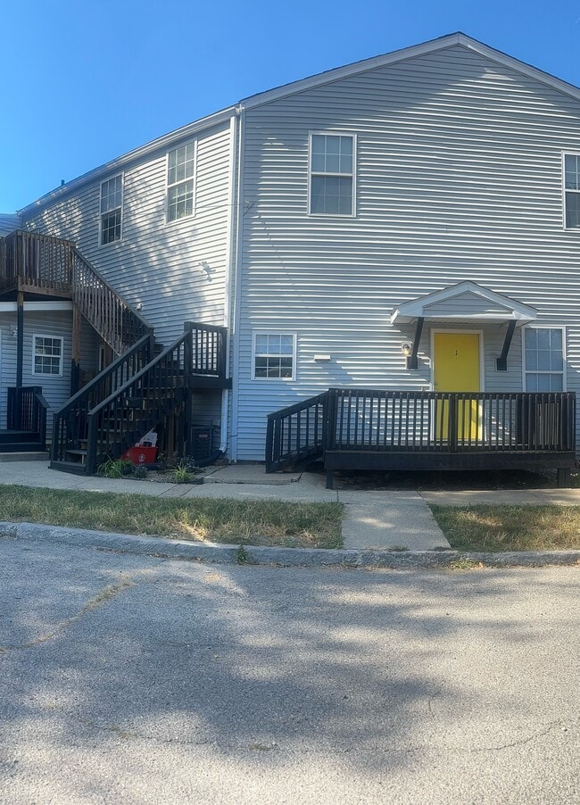 Building Photo - 930 Shelby Pkwy