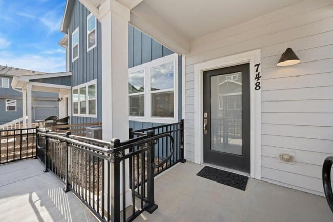 Foto del edificio - 748 Silver Maple Ln