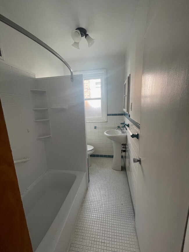 Foto del edificio - 338 Rector St