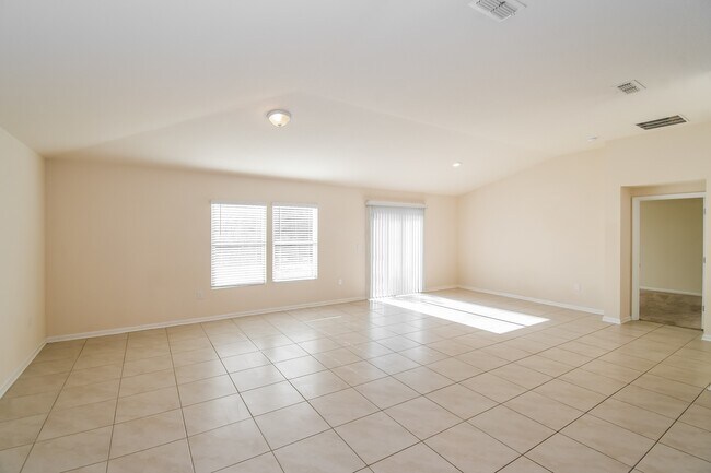Foto del edificio - 86269 Express Ct