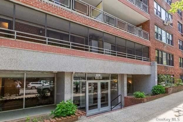 Foto del edificio - 108-50 62nd Dr